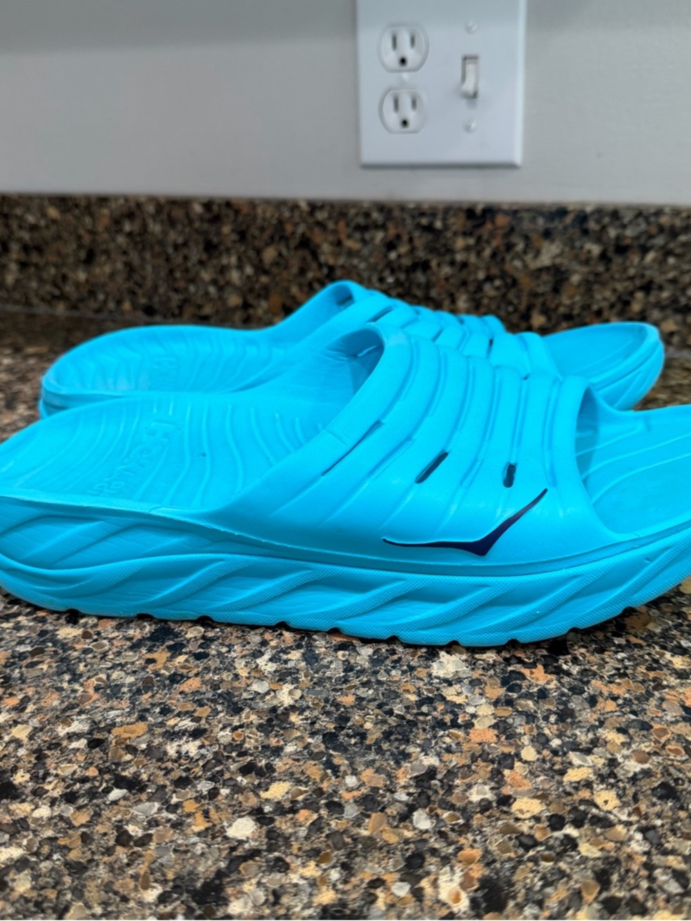 Men’s Hoka recovery  Lightweight Blue Slide Sandals size 11